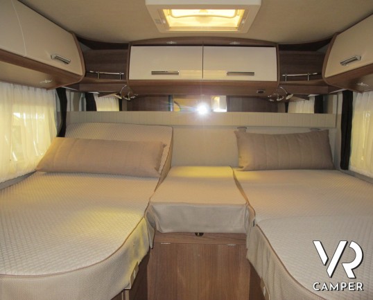 Carthago Compactline 143 LE: camper motorhome nuovo con letti gemelli posteriori, ampio garage, 4 posti omologati, camper nuovo 2019