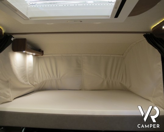 Carthago Compactline 143 LE: camper motorhome nuovo con letti gemelli posteriori, ampio garage, 4 posti omologati, camper nuovo 2019