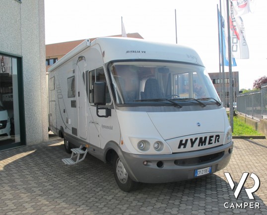 Hymer B 674 - camper motorhome usato, con letti gemelli, ampio garage, telaio AL-KO, doppio pavimento. ItaliaVR vendita e noleggio motorhome a Torino