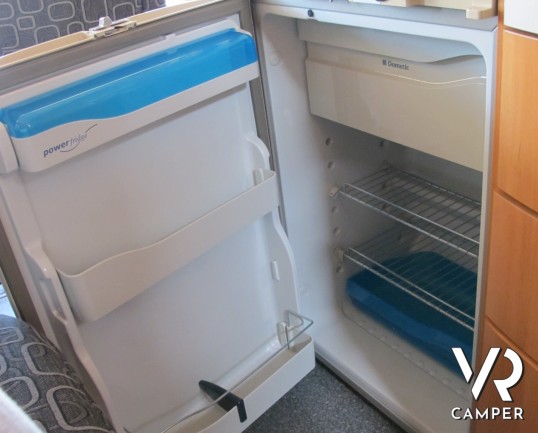 Hymer B 674 - camper motorhome usato, con letti gemelli, ampio garage, telaio AL-KO, doppio pavimento. ItaliaVR vendita e noleggio motorhome a Torino