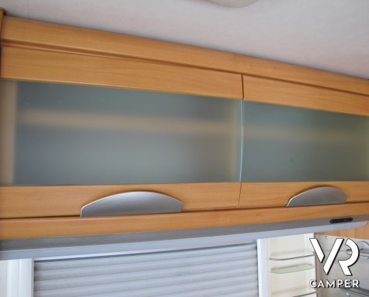 Hymer B 674 - camper motorhome usato, con letti gemelli, ampio garage, telaio AL-KO, doppio pavimento. ItaliaVR vendita e noleggio motorhome a Torino