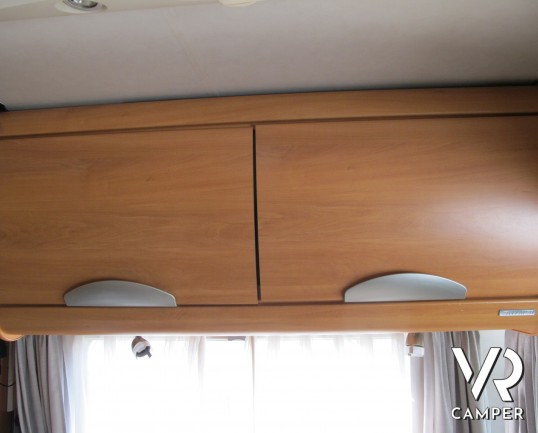 Hymer B 674 - camper motorhome usato, con letti gemelli, ampio garage, telaio AL-KO, doppio pavimento. ItaliaVR vendita e noleggio motorhome a Torino