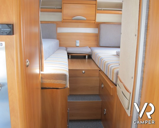 Hymer B 674 - camper motorhome usato, con letti gemelli, ampio garage, telaio AL-KO, doppio pavimento. ItaliaVR vendita e noleggio motorhome a Torino