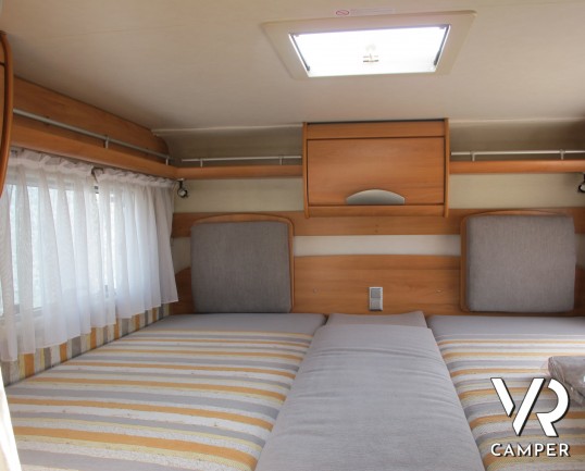 Hymer B 674 - camper motorhome usato, con letti gemelli, ampio garage, telaio AL-KO, doppio pavimento. ItaliaVR vendita e noleggio motorhome a Torino