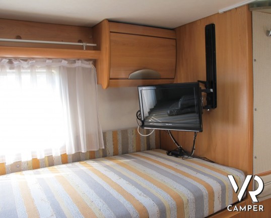 Hymer B 674 - camper motorhome usato, con letti gemelli, ampio garage, telaio AL-KO, doppio pavimento. ItaliaVR vendita e noleggio motorhome a Torino