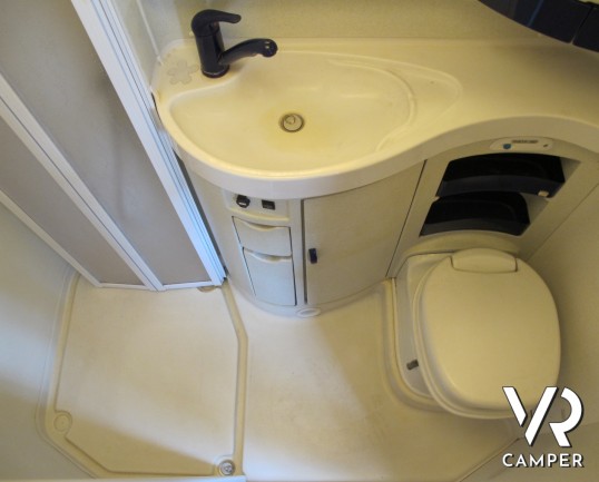 Hymer Starline 680 Classic: camper usato motorhome, 6 posti omologati, con portabici, retrocamera, antenna satellitare. ItaliaVR vendita e noleggio ca