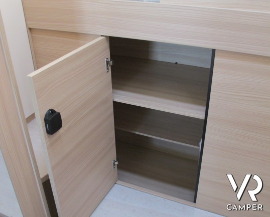 Burstner Ixeo Time 710 G "Edition 30": camper semintegrale nuovo in edizione speciale con letto basculante elettrico, ampio garage e comoda dinette