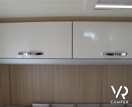 Burstner Ixeo Time 710 G "Edition 30": camper semintegrale nuovo in edizione speciale con letto basculante elettrico, ampio garage e comoda dinette