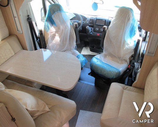 Burstner Ixeo Time 710 G "Edition 30": camper semintegrale nuovo in edizione speciale con letto basculante elettrico, ampio garage e comoda dinette