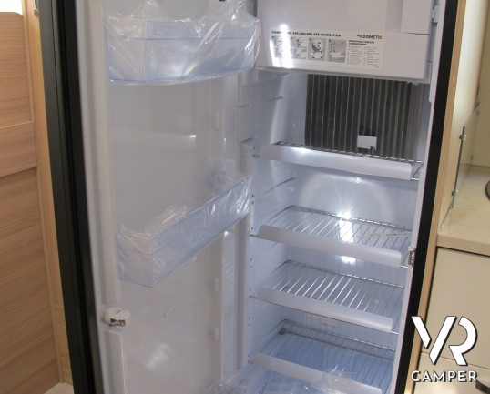 Burstner Ixeo Time 710 G "Edition 30": camper semintegrale nuovo in edizione speciale con letto basculante elettrico, ampio garage e comoda dinette