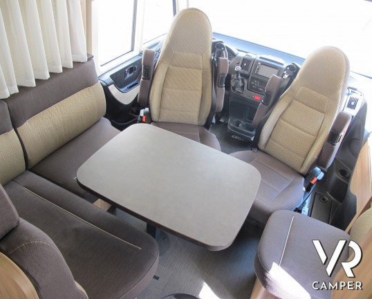 Hymer Exsis I 678 - camper motorhome usato recente, 5 posti omologati, con portamoto, veranda, antenna satellitare automatica, retrocamera