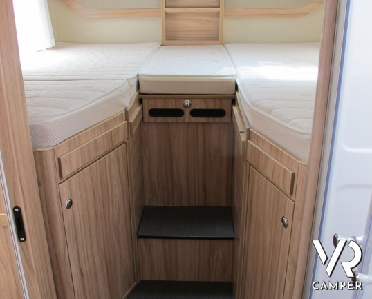 Hymer Exsis I 678 - camper motorhome usato recente, 5 posti omologati, con portamoto, veranda, antenna satellitare automatica, retrocamera