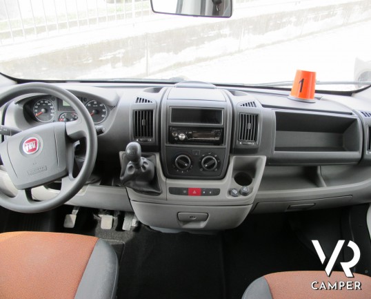 Moncayo Eco 60 - camper mansardato usato, con letti a castello e basculante. Vendita e noleggio camper nuovi e usati ItaliaVR Group a Torino e Piemont