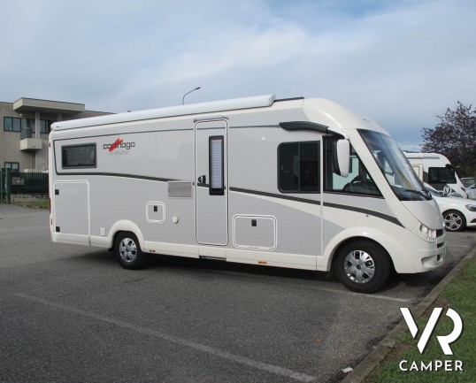 Carthago C-Tourer I 148 - camper motorhome recente con pochi km, con letti gemelli, oblò panoramico, veranda, garage per scooter