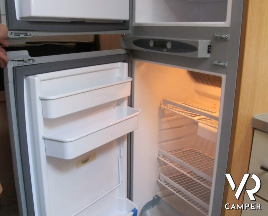 Chausson Flash 11 - camper mansardato usato con letto matrimoniale in coda e ampio garage, ottimo per famiglie fino a 5 persone, su potente meccanica