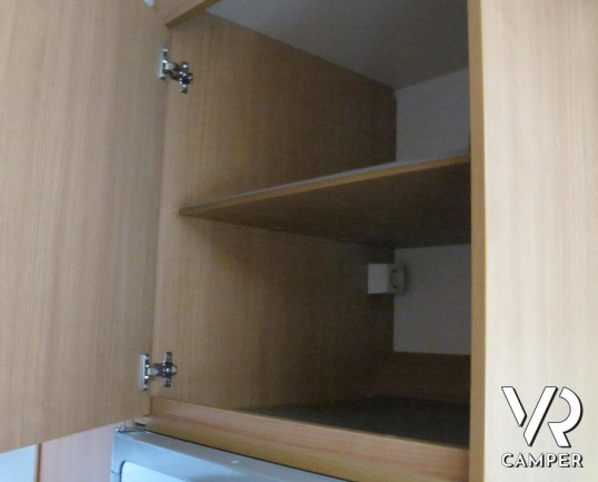 Chausson Flash 11 - camper mansardato usato con letto matrimoniale in coda e ampio garage, ottimo per famiglie fino a 5 persone, su potente meccanica