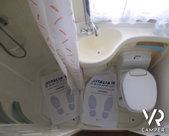 CI Carioca 40 - camper mansardato - camper usato - camper 7 posti omologati - Italiavr vrndita camper Torino e Piemonte