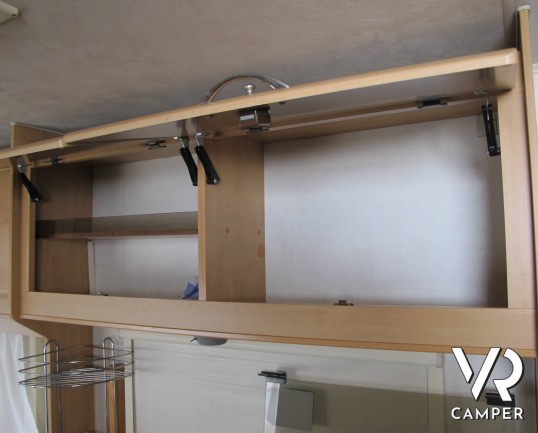 Elnagh Clipper 50: camper mansardato usato 7 posti, con doppia dinette, dotato di veranda e portabici. ItaliaVR vendita camper nuovi e usati a Torino