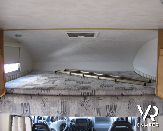 Elnagh Clipper 50: camper mansardato usato 7 posti, con doppia dinette, dotato di veranda e portabici. ItaliaVR vendita camper nuovi e usati a Torino