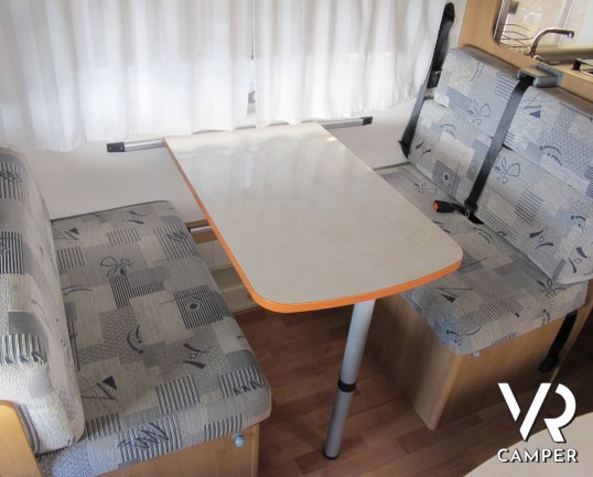 Elnagh Clipper 50: camper mansardato usato 7 posti, con doppia dinette, dotato di veranda e portabici. ItaliaVR vendita camper nuovi e usati a Torino