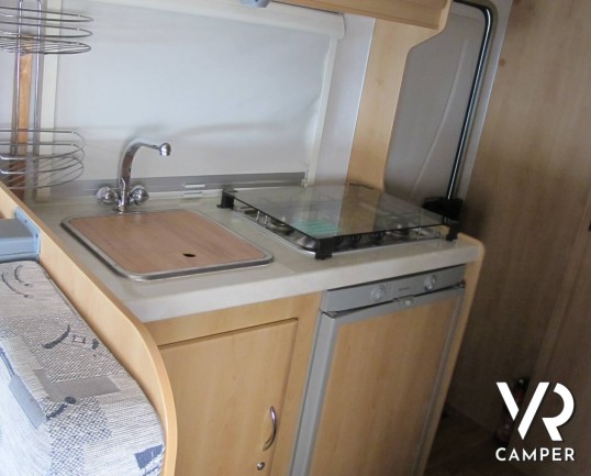 Elnagh Clipper 50: camper mansardato usato 7 posti, con doppia dinette, dotato di veranda e portabici. ItaliaVR vendita camper nuovi e usati a Torino