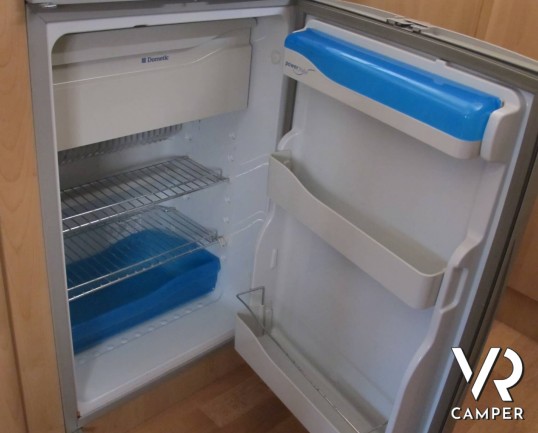 Elnagh Clipper 50: camper mansardato usato 7 posti, con doppia dinette, dotato di veranda e portabici. ItaliaVR vendita camper nuovi e usati a Torino