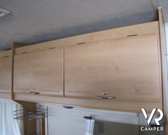 Elnagh Clipper 50: camper mansardato usato 7 posti, con doppia dinette, dotato di veranda e portabici. ItaliaVR vendita camper nuovi e usati a Torino