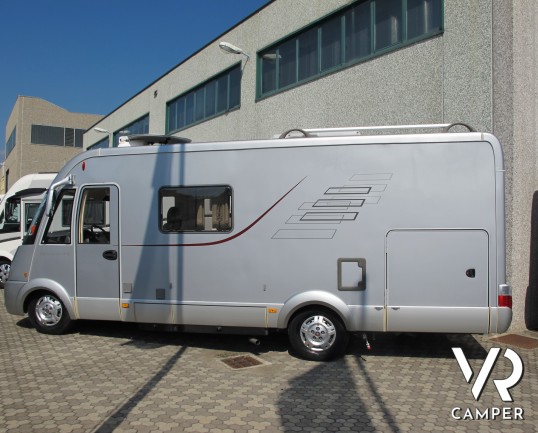 Hymer B 614 SL - camper usato motorhome su potente meccanica Fiat Ducato, 4 posti letto, frigorifero grande, letto basculante, dotato di veranda
