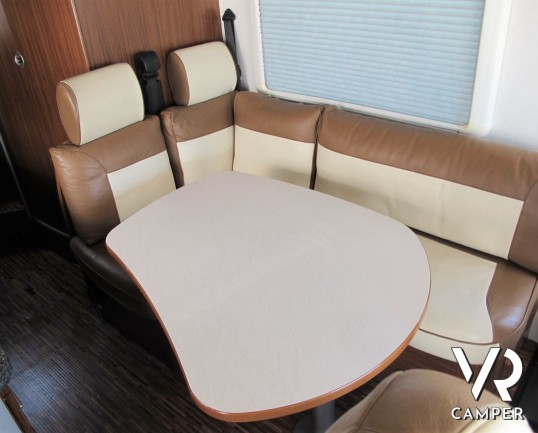 Hymer B 614 SL - camper usato motorhome su potente meccanica Fiat Ducato, 4 posti letto, frigorifero grande, letto basculante, dotato di veranda