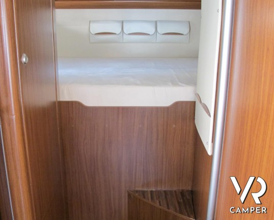 Hymer B 614 SL - camper usato motorhome su potente meccanica Fiat Ducato, 4 posti letto, frigorifero grande, letto basculante, dotato di veranda