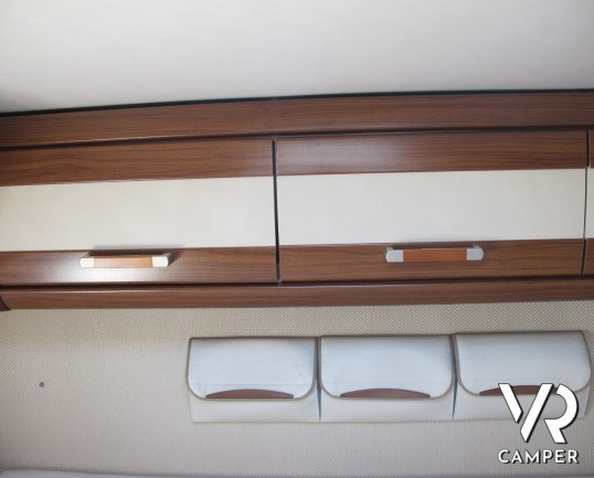 Hymer B 614 SL - camper usato motorhome su potente meccanica Fiat Ducato, 4 posti letto, frigorifero grande, letto basculante, dotato di veranda