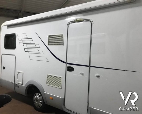 HYMER B 664 CL - camper motorhome usato, con doppio pavimento, ampio garage, comoda dinette. Italiavr vendita camper Torino