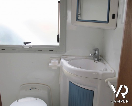 Mobilvetta Euroyacht 100 - motorhome usato 6 posti letto, con letti a castello, letto basculante, veranda, portamoto, su meccanica Fiat Ducato