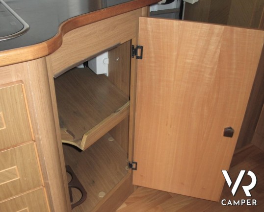 Mobilvetta Icaro S7 - camper usato mansardato con letti a castello, dinette comoda e trasformabile, bagno con doccia separata, veranda, portabici, osc