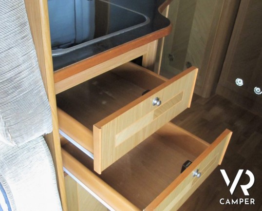 Mobilvetta Icaro S7 - camper usato mansardato con letti a castello, dinette comoda e trasformabile, bagno con doccia separata, veranda, portabici, osc