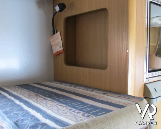 Mobilvetta Icaro S7 - camper usato mansardato con letti a castello, dinette comoda e trasformabile, bagno con doccia separata, veranda, portabici, osc