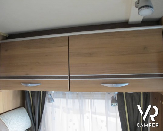 Burstner Travel Van 570 - camper semintegrale usato su meccanica Ducato 130 CV, dotato di veranda, antenna satellitare, porta bici. In visione alla se