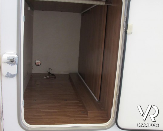 Burstner Travel Van 570 - camper semintegrale usato su meccanica Ducato 130 CV, dotato di veranda, antenna satellitare, porta bici. In visione alla se