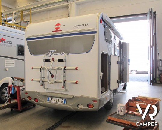 Burstner Travel Van 570 - camper semintegrale usato su meccanica Ducato 130 CV, dotato di veranda, antenna satellitare, porta bici. In visione alla se