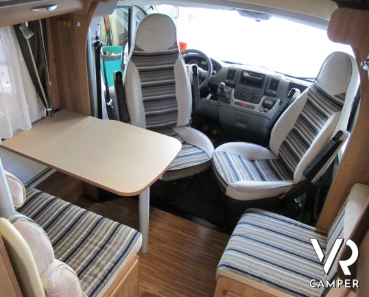 Burstner Travel Van 570 - camper semintegrale usato su meccanica Ducato 130 CV, dotato di veranda, antenna satellitare, porta bici. In visione alla se