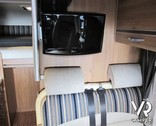 Burstner Travel Van 570 - camper semintegrale usato su meccanica Ducato 130 CV, dotato di veranda, antenna satellitare, porta bici. In visione alla se