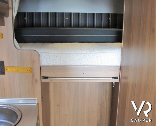 Burstner Travel Van 570 - camper semintegrale usato su meccanica Ducato 130 CV, dotato di veranda, antenna satellitare, porta bici. In visione alla se