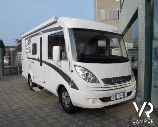 Hymer Exsis I 504 - camper usato motorhome compatto su motore Ducato 130 cv, 4 posti letto, dotato di veranda, antenna satellitare, retrocamera.