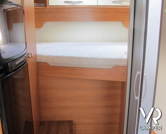 Hymer Exsis I 504 - camper usato motorhome compatto su motore Ducato 130 cv, 4 posti letto, dotato di veranda, antenna satellitare, retrocamera.