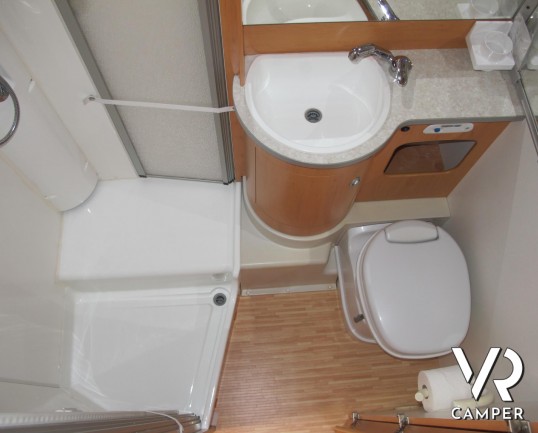 HYMER B 664 CL - camper motorhome usato, con doppio pavimento, ampio garage, comoda dinette. Italiavr vendita camper Torino