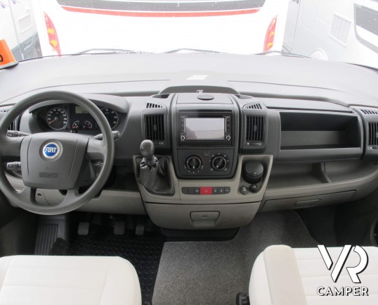 HYMER B 664 CL - camper motorhome usato, con doppio pavimento, ampio garage, comoda dinette. Italiavr vendita camper Torino