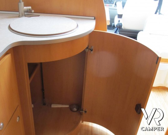 HYMER B 664 CL - camper motorhome usato, con doppio pavimento, ampio garage, comoda dinette. Italiavr vendita camper Torino