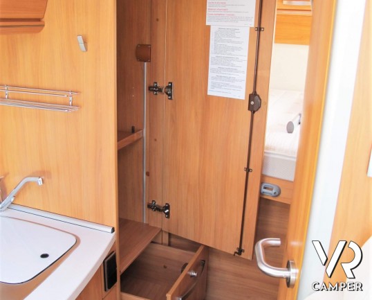 Hymer Exsis-T 414 - camper semintegrale usato, con letto matrimoniale trasversale in coda, veranda e portabici. Su meccanica Fiat Ducato 130 CV. Itali