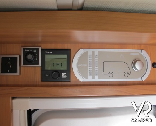 Hymer Exsis-T 414 - camper semintegrale usato, con letto matrimoniale trasversale in coda, veranda e portabici. Su meccanica Fiat Ducato 130 CV. Itali