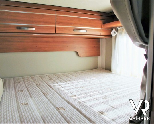Hymer Exsis-T 414 - camper semintegrale usato, con letto matrimoniale trasversale in coda, veranda e portabici. Su meccanica Fiat Ducato 130 CV. Itali